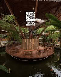 Trốn Bistro 1