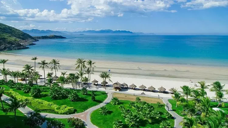 Beach tắm Phạm Văn Đồng 2