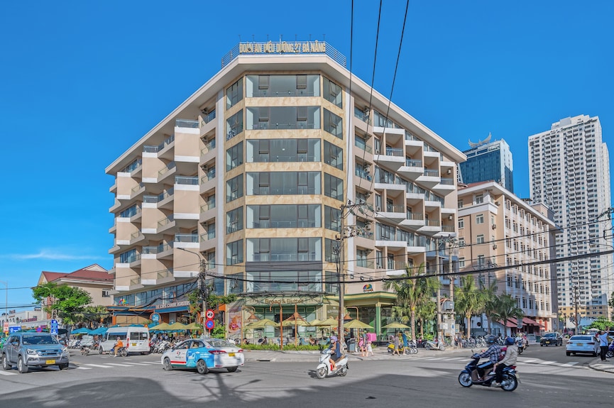 Cocorico Danang Beach Hotel 1