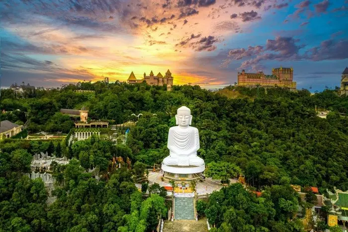 Pagoda linh ứng Bà Nà 1